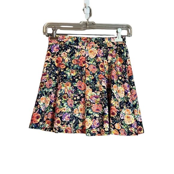 3 for $30! Sans Souci floral mini circle skirt - Picture 6 of 8